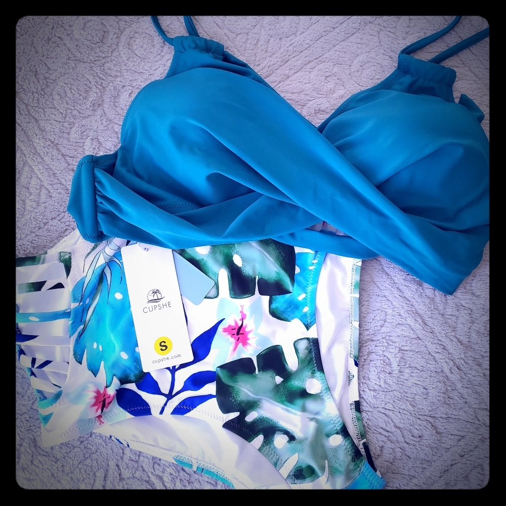 Tropical high-waisted bikini